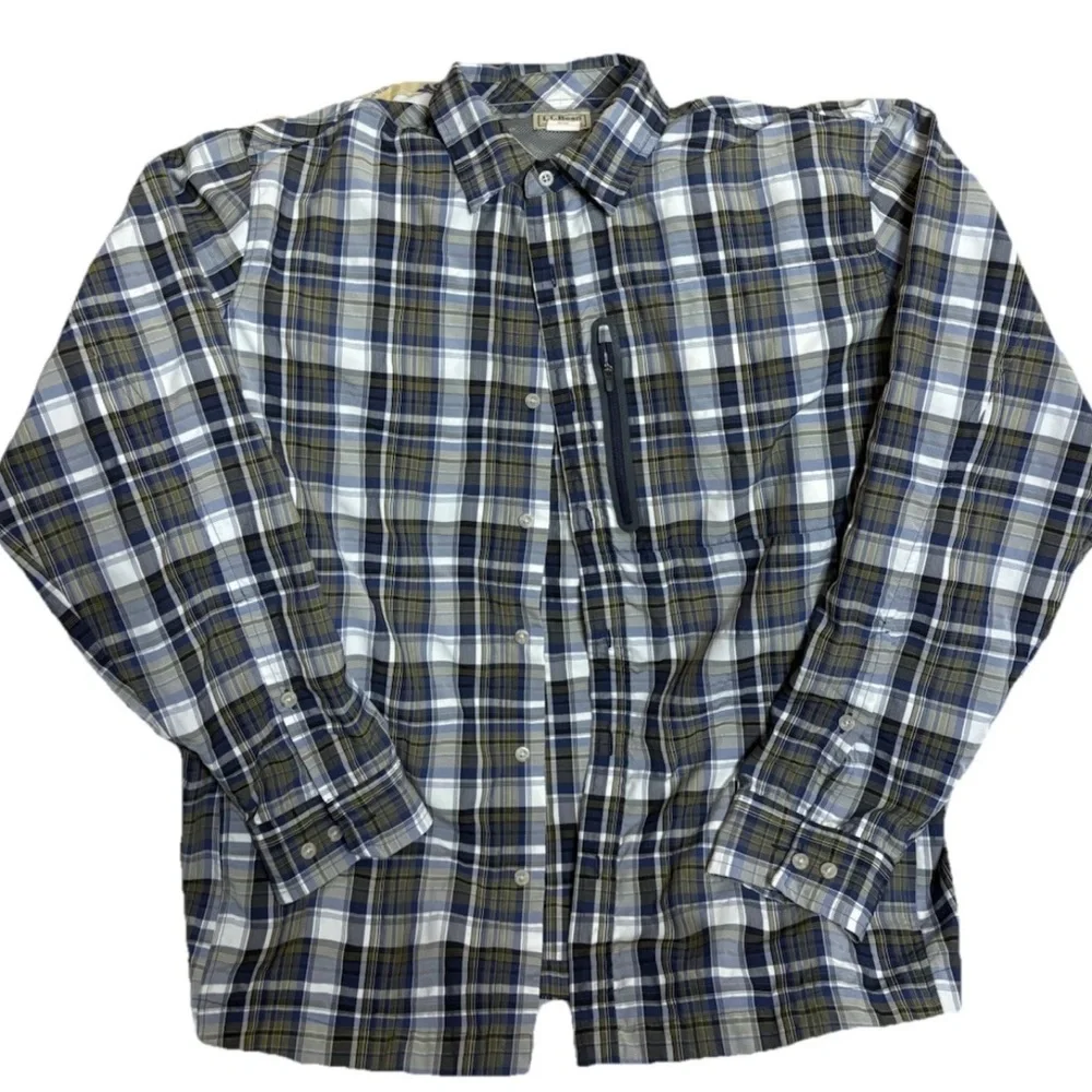 L.L. Bean Men Fishing Vented Utility Pocket Button Down Shirt Blue Plaid Large